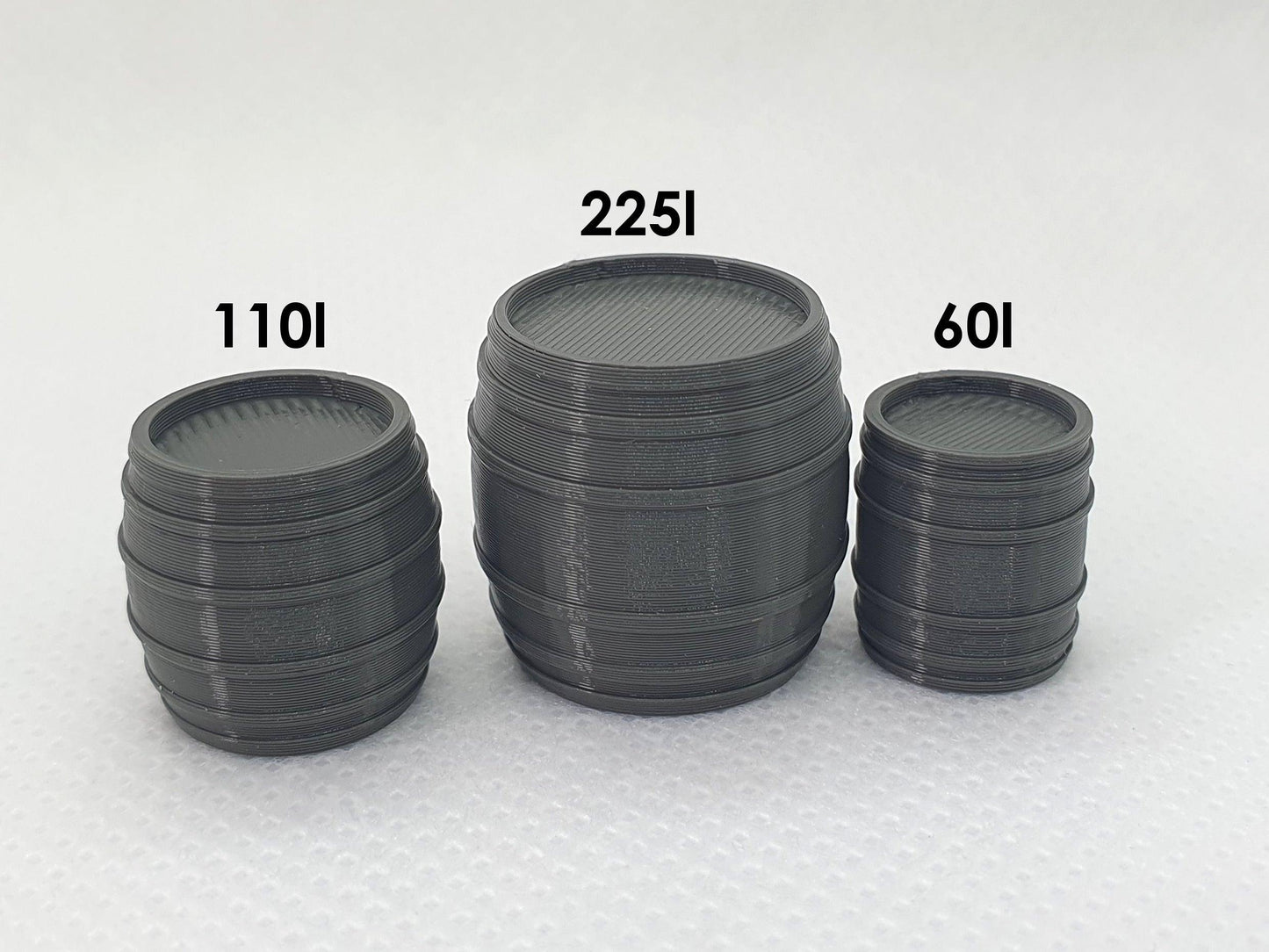 Scale models of wooden barrels in 3 different sizes - Three Peaks Models
