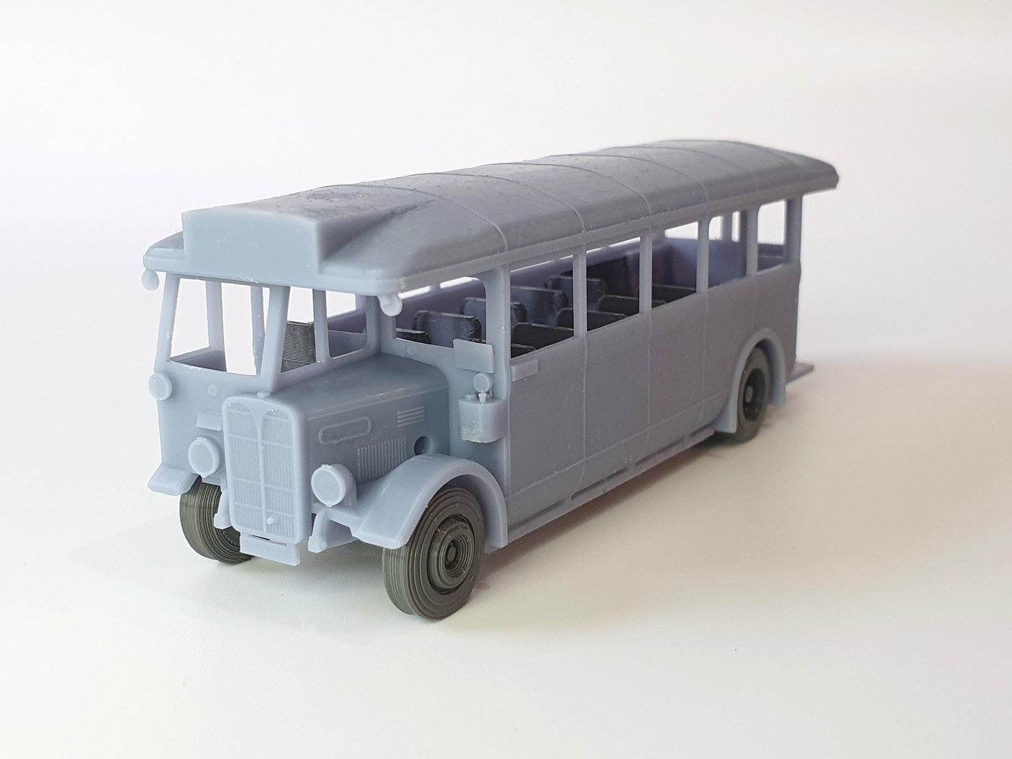 Front view of OO gauge scale model rear entrance preserved London 1T1 AEC Regal bus - Three Peaks Models
