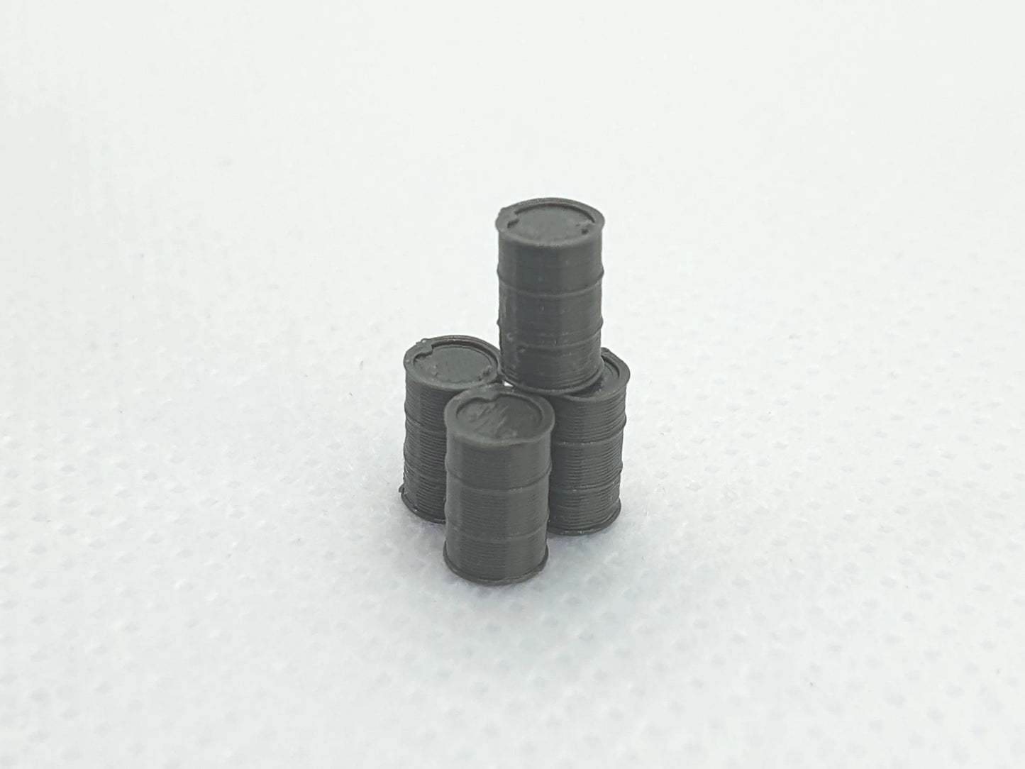 Set of four scale model 45 gallon drums or barrels - N gauge - Three Peaks Models