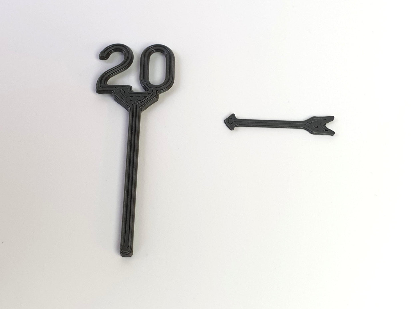 20 mph O gauge scale model BR speed limit sign with separate directional arrow - Three Peaks Models