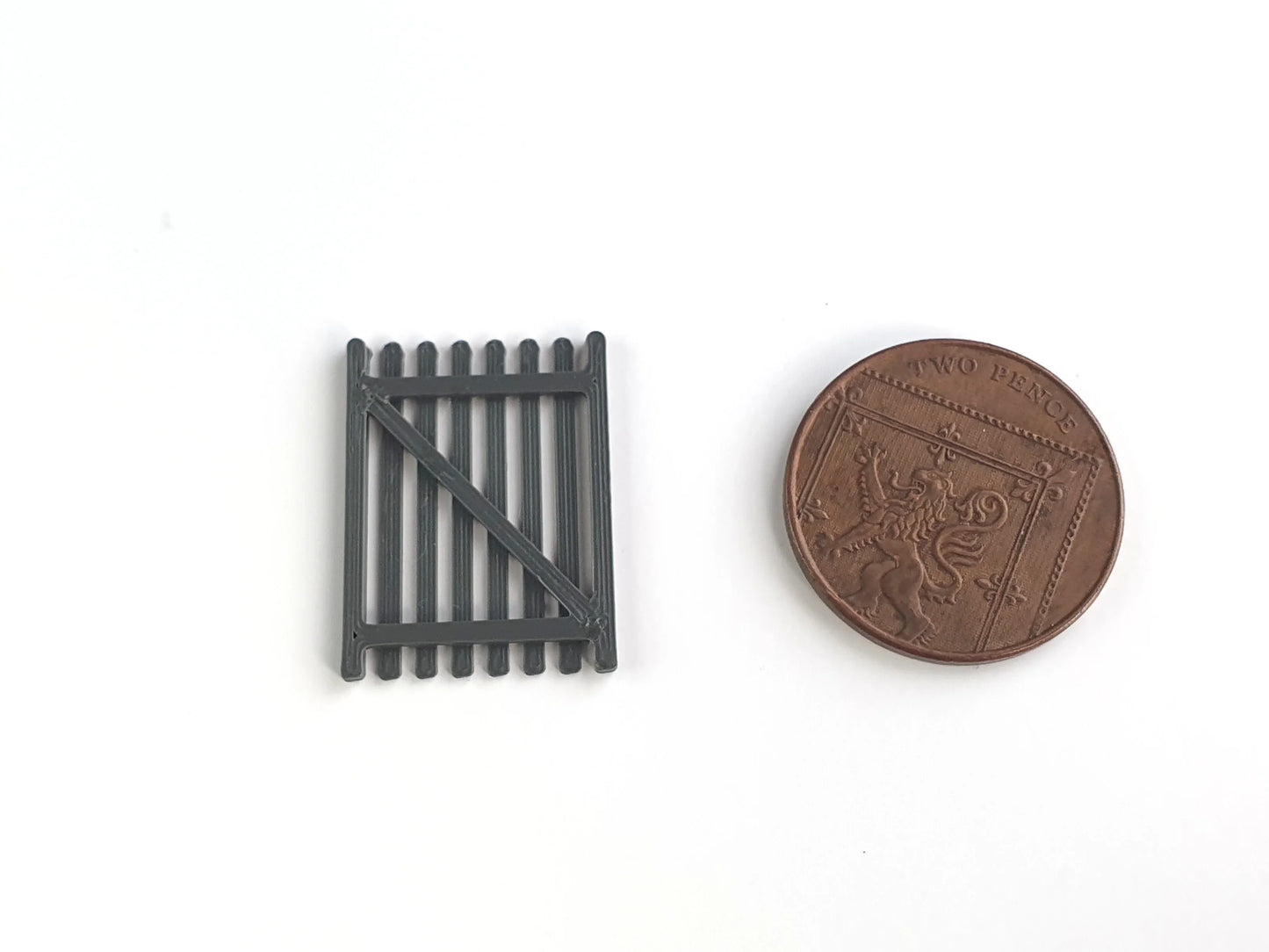 O gauge (1:43) scale model 4ft wooden picket gate - Three Peaks Models