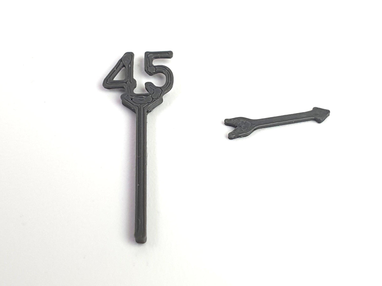 45 mph OO gauge scale model BR speed limit sign with separate directional arrow - Three Peaks Models