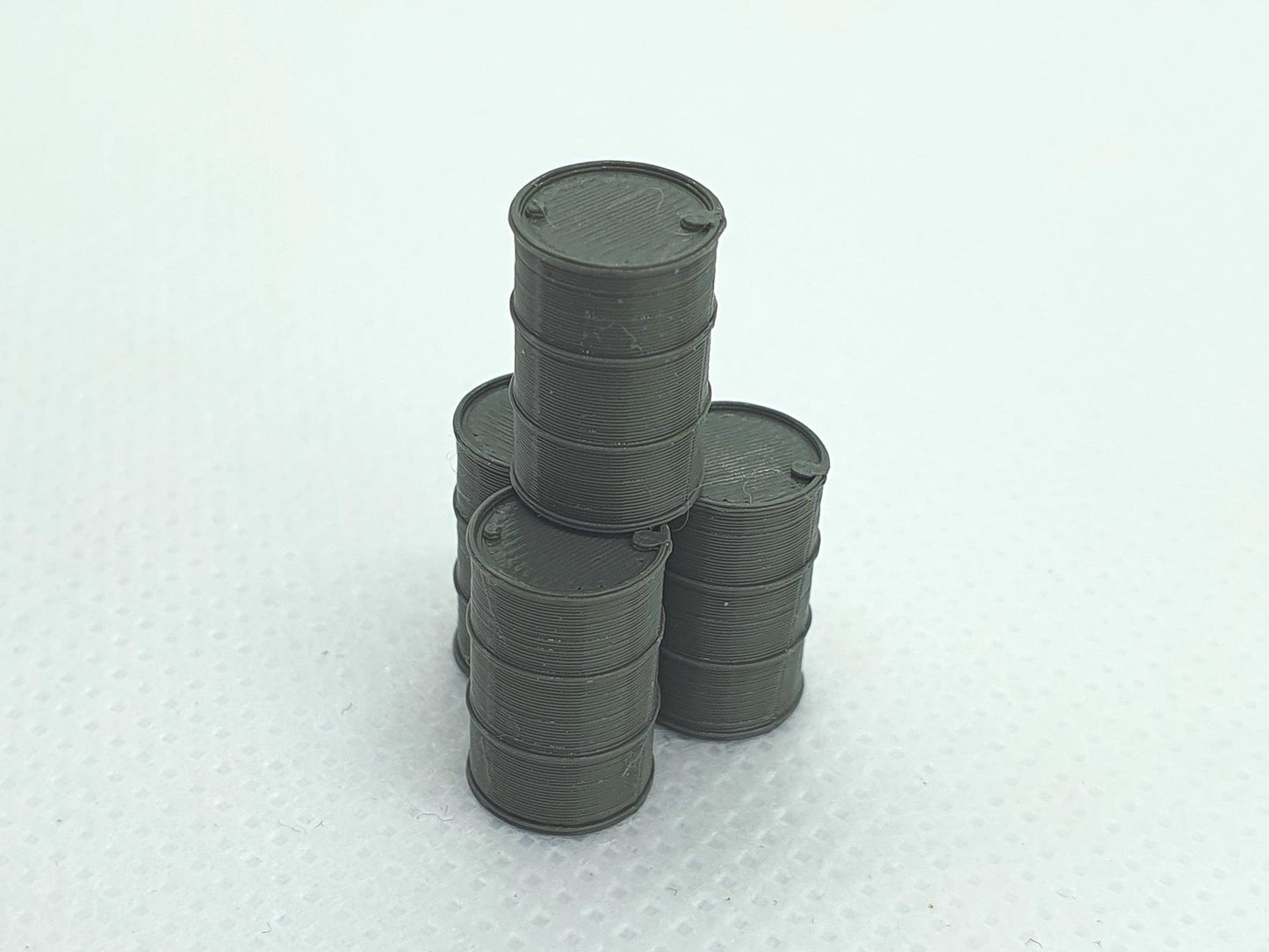 Set of four scale model 45 gallon drums or barrels - OO gauge - Three Peaks Models