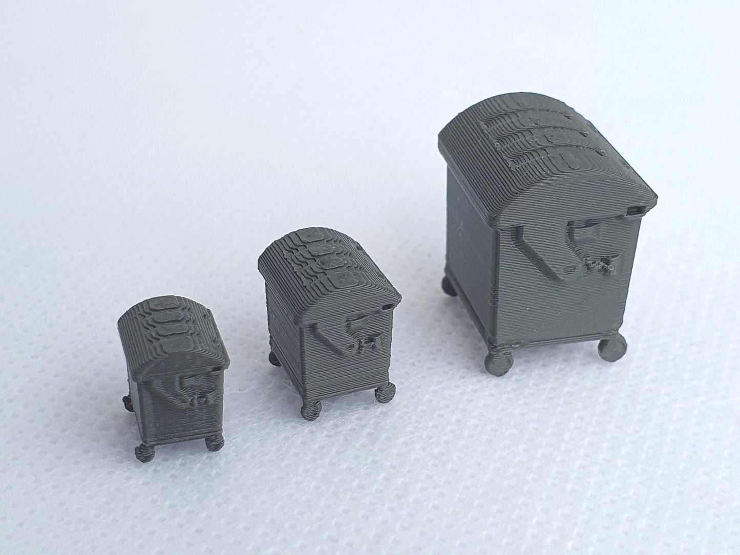Scale model of large wheelie bins in OO, TT and N gauge - Three Peaks Models