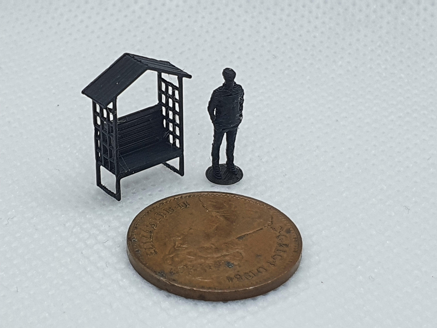 TT gauge scale model garden seat - Three Peaks Models