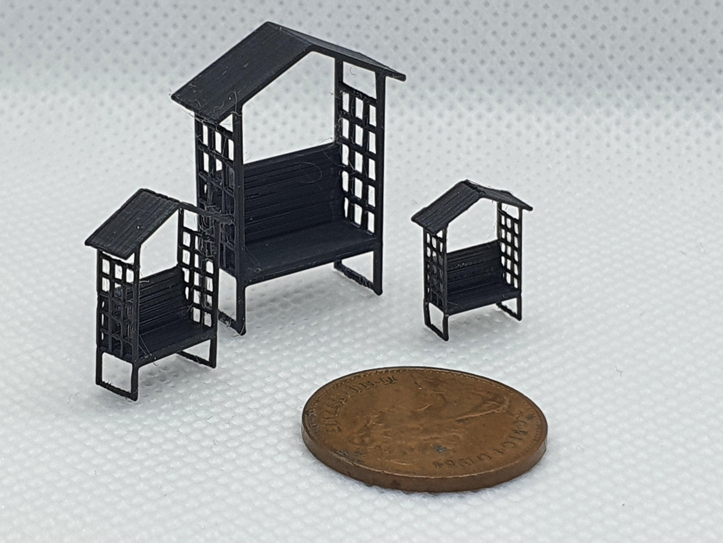 Models of a decorative garden seat, in OO, TT, and N scale - Three Peaks Models