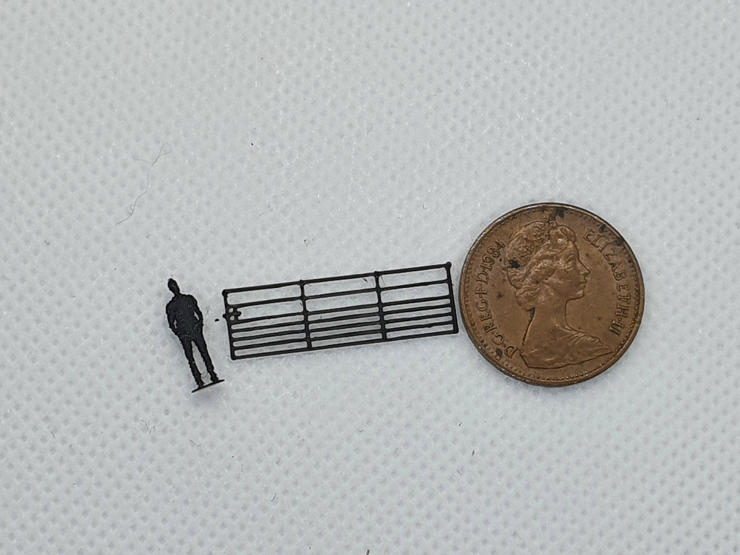 N gauge scale model 12ft steel 7 bar farm gate - Three Peaks Models