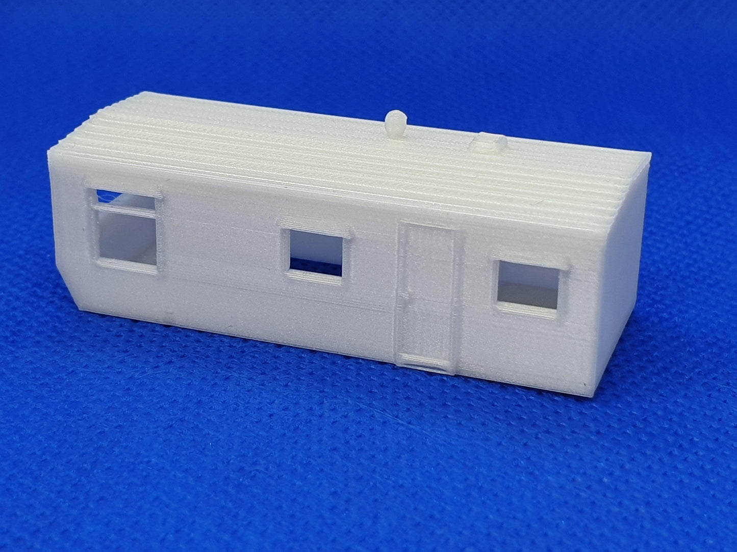 Static caravan N gauge scale model - body - door side view - Three peaks models