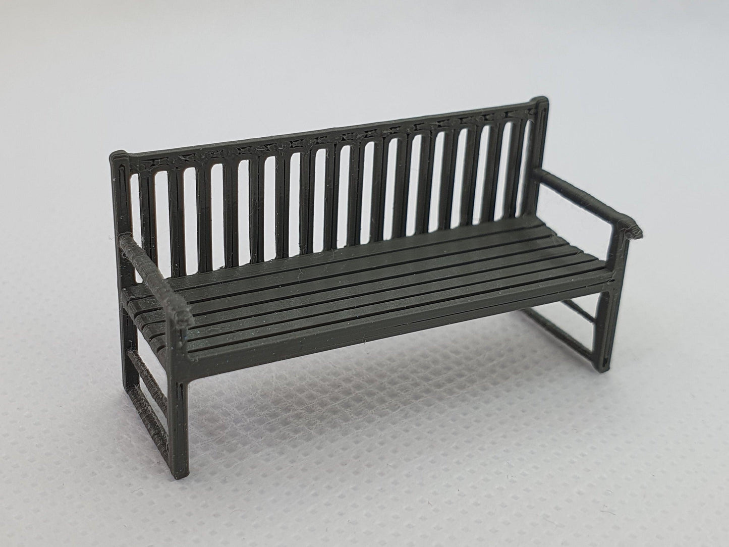 O gauge scale model of a park bench - Three Peaks Models