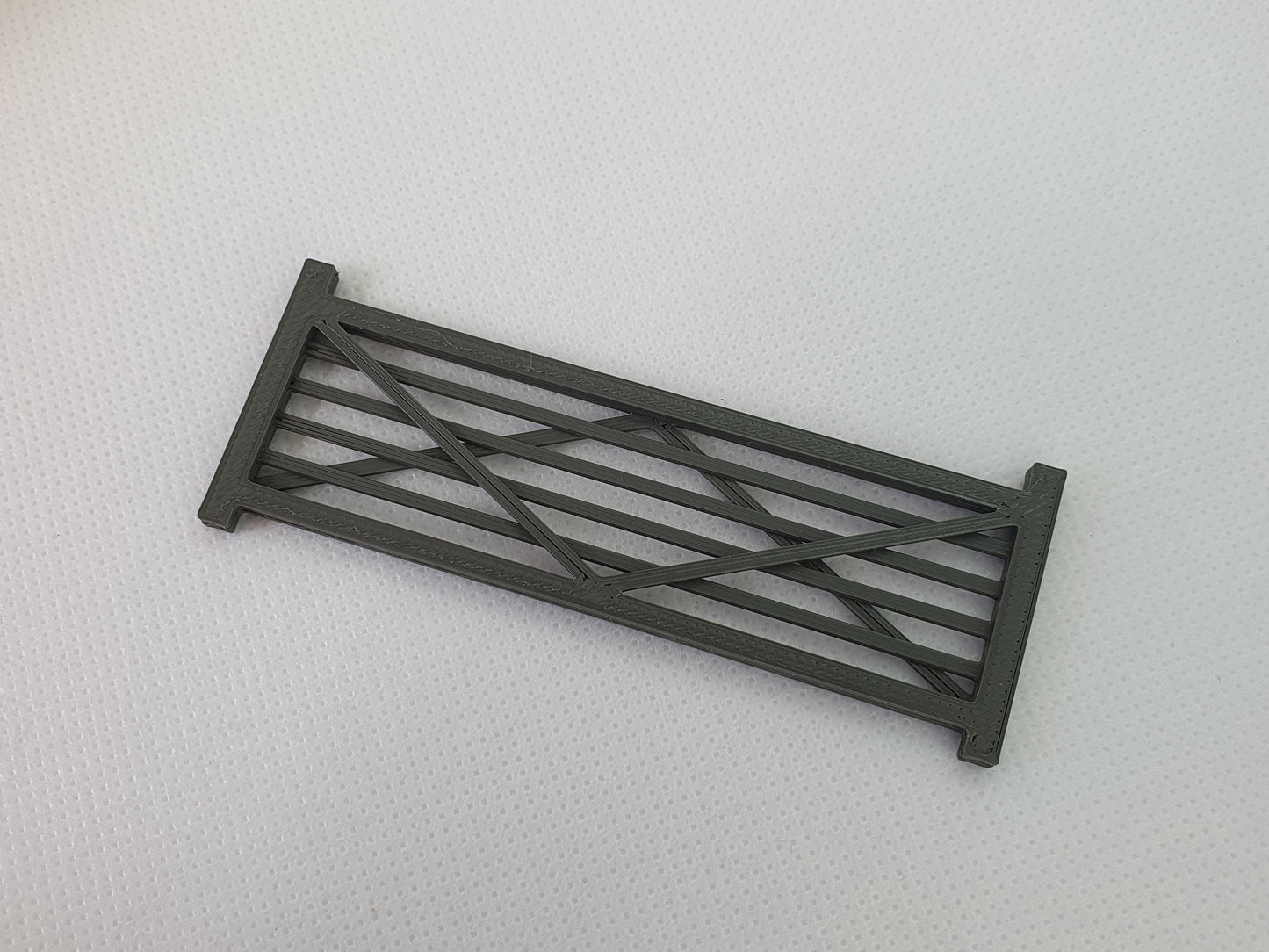 O gauge scale model wooden farm gate - Three Peaks Models