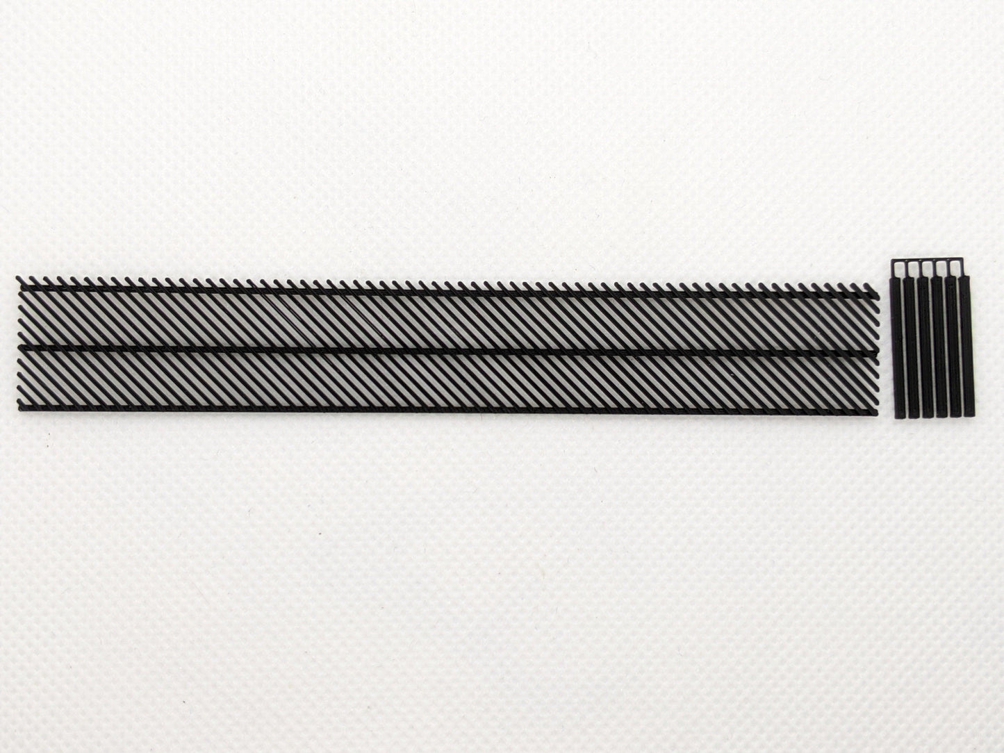 OO gauge diagonal fence with fence posts - Three Peaks Models