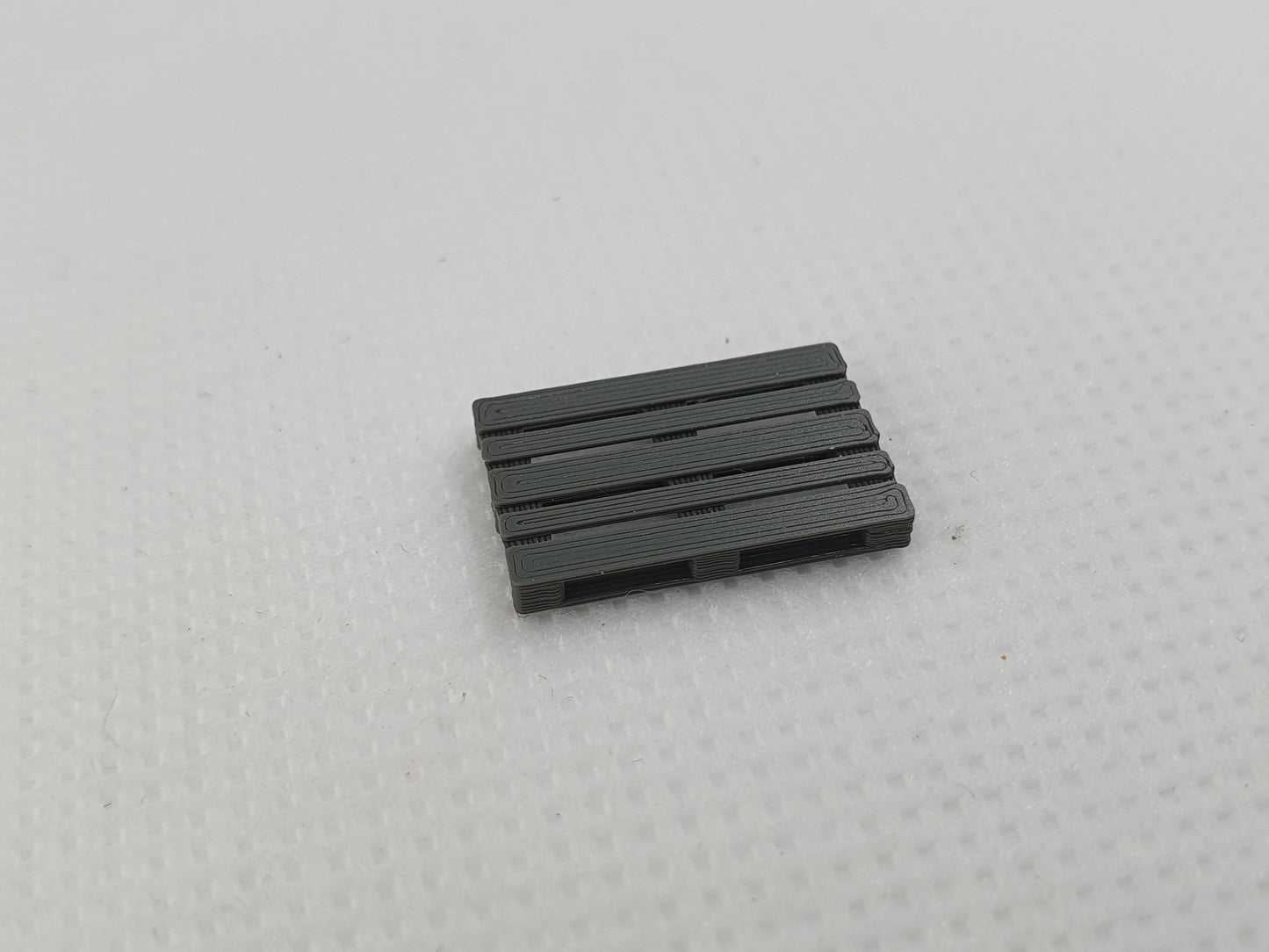 OO gauge Euro pallet scale model - Three Peaks Models