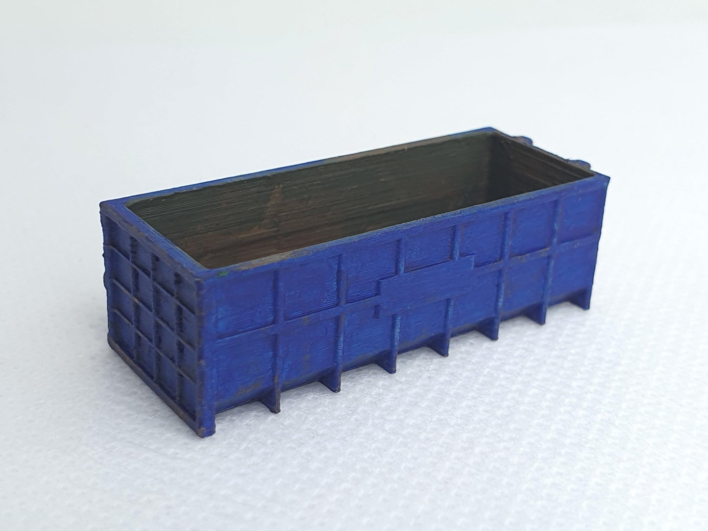 Painted N gauge scale model 30-yard commercial skip - Three Peaks Models