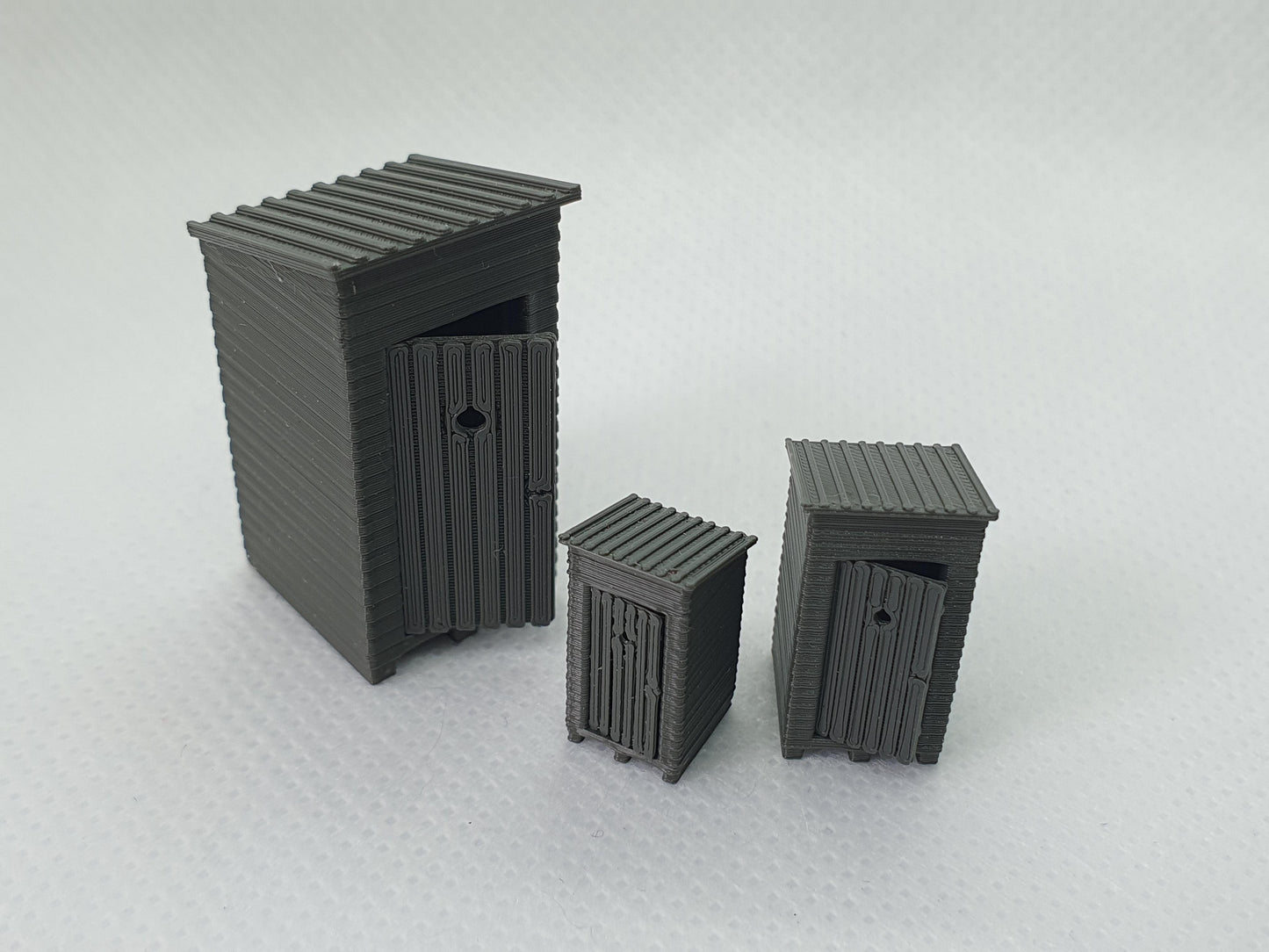 Scale models of an outside privy in OO, TT and N gauge - Three Peaks Models