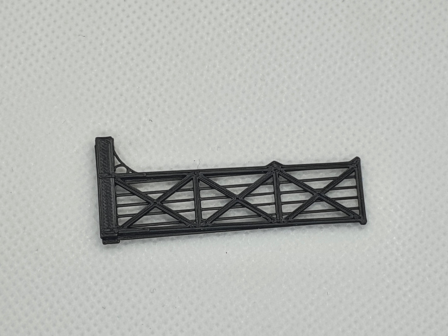 OO gauge scale model of a level crossing gate of L&Y design - Three Peaks Models