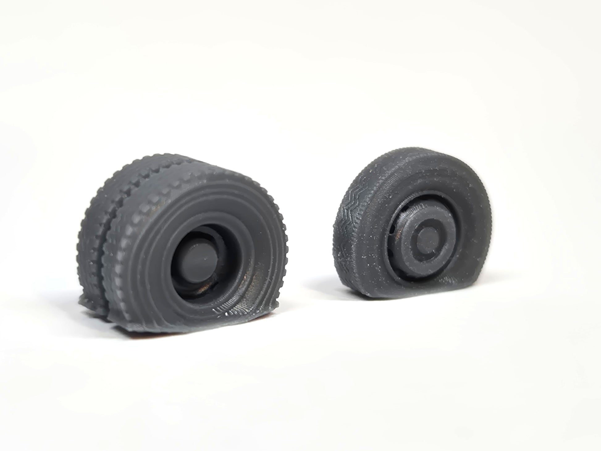 OO (1:76) scale model flat front and back tyres on Leyland bus wheels - Three Peaks Models