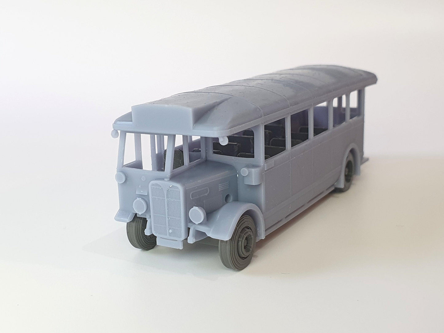 Front view of OO gauge scale model rear entrance country London 1T1 AEC Regal bus - Three Peaks Models