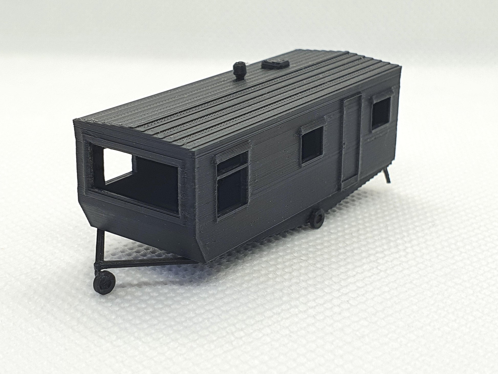 Static caravan N gauge scale model - Three peaks models