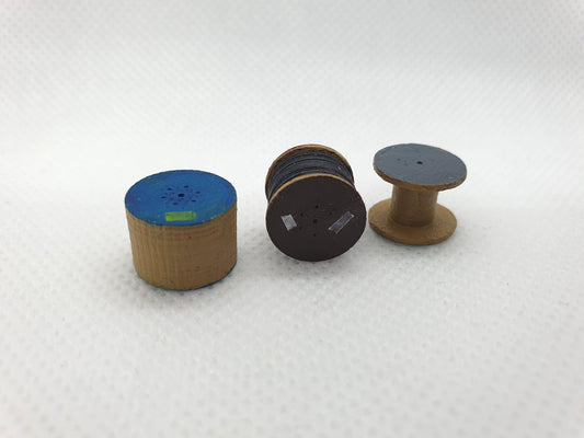 Painted scale models of OO gauge cable drums - Three Peaks Models