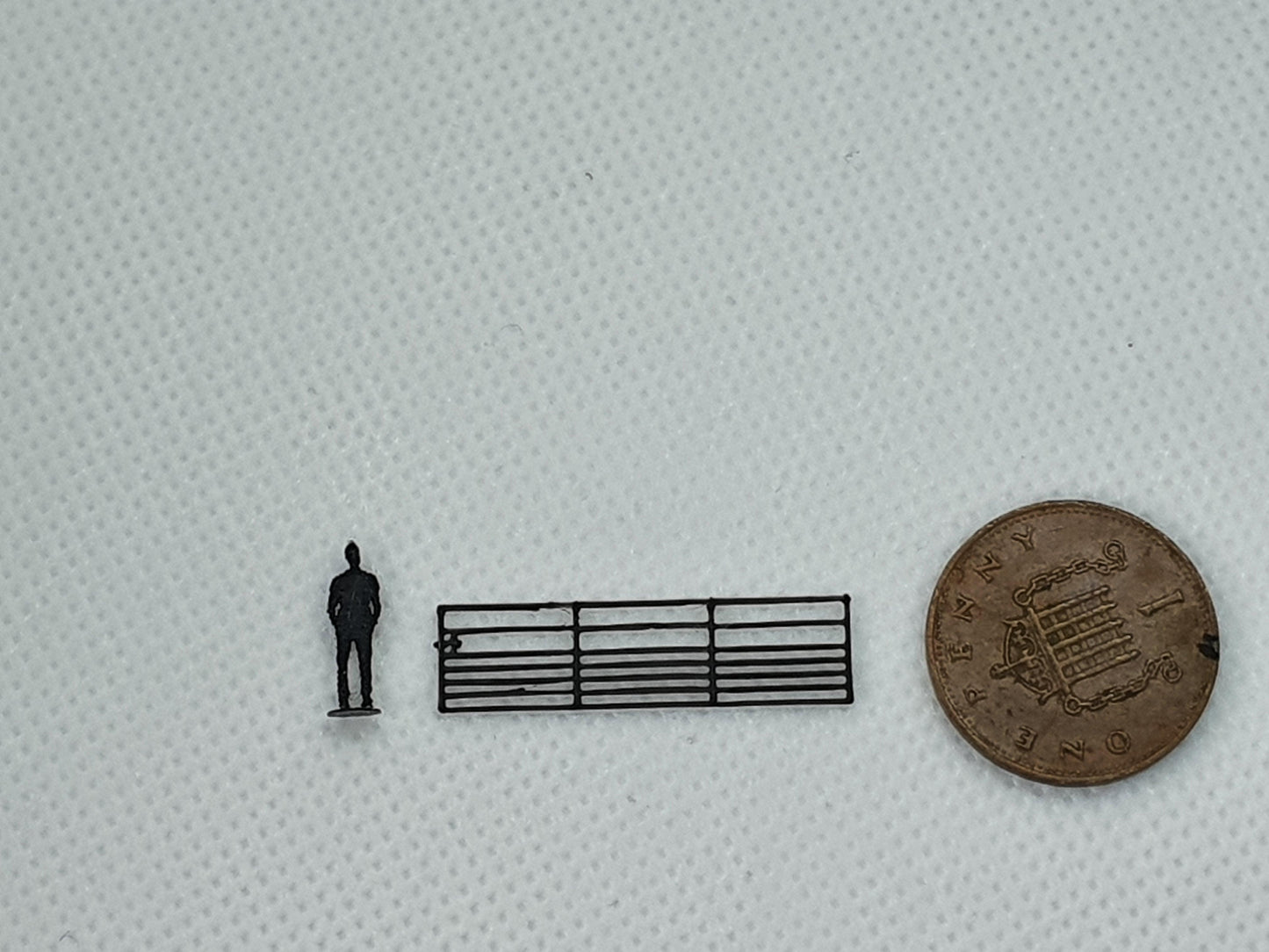 N gauge scale model 14ft steel 7 bar farm gate - Three Peaks Models