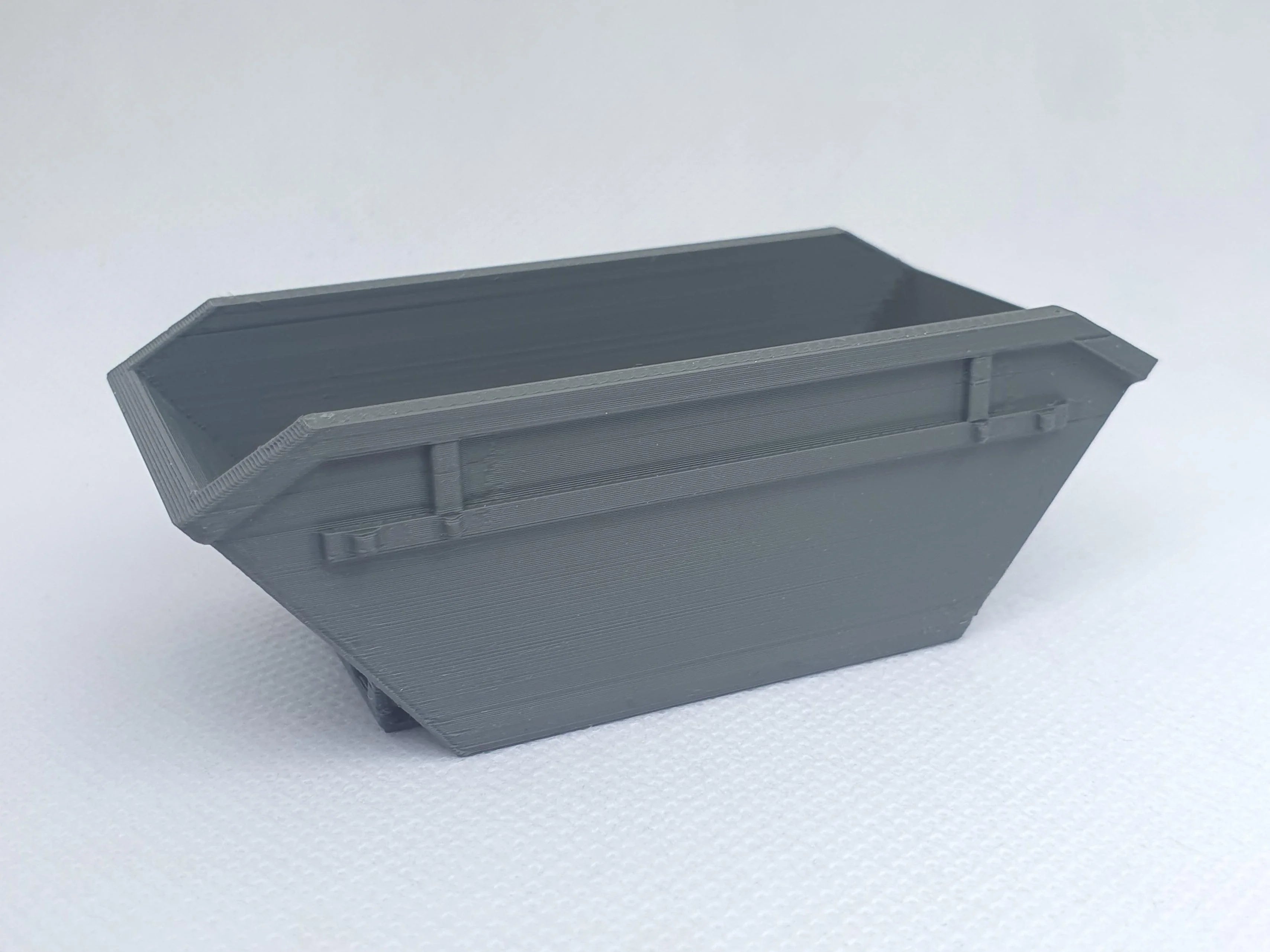 Scale. Skip Skip scale model - 3 different sizes available - O, OO, TT and N gauge ...
