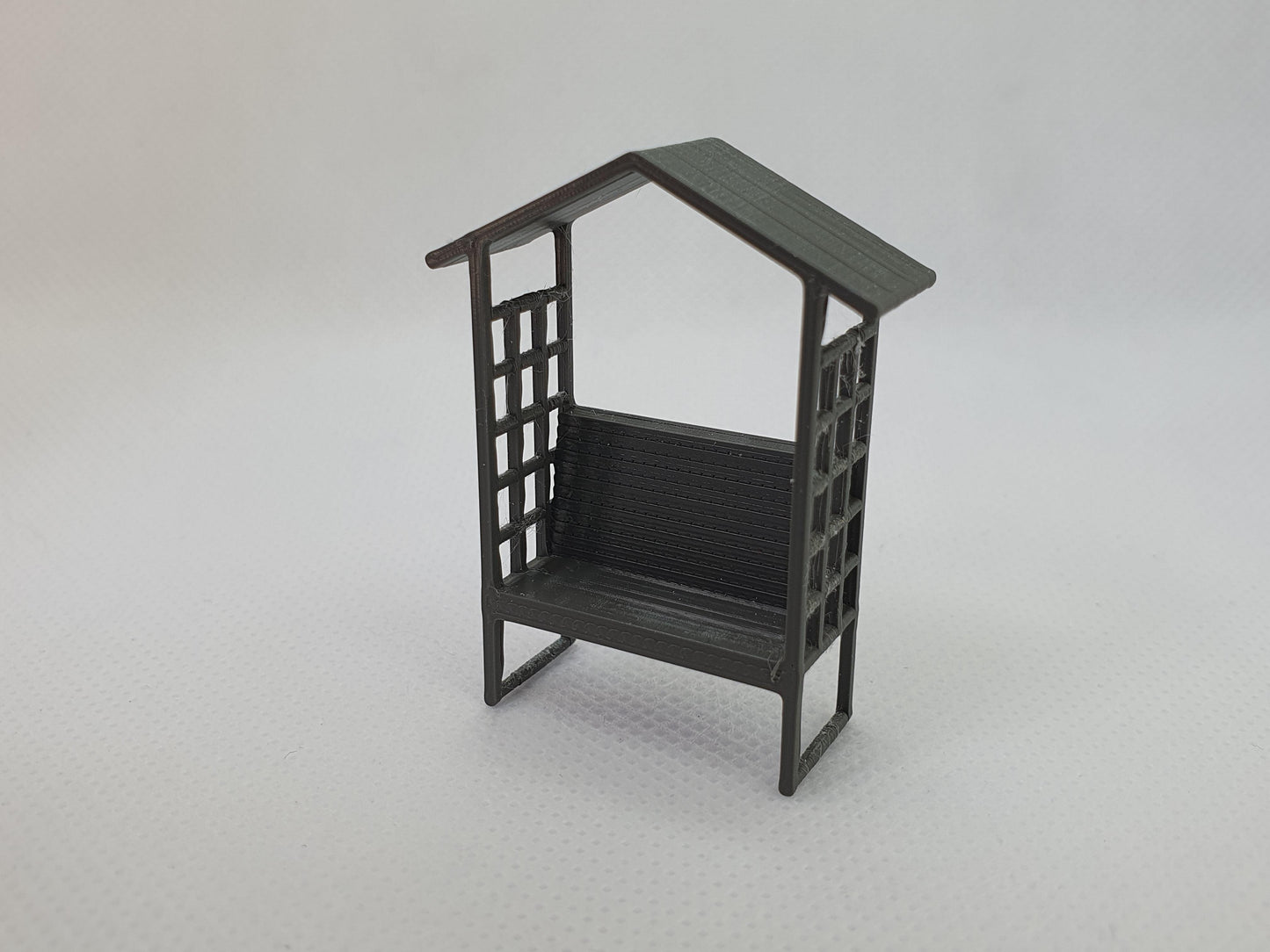 O gauge scale model of a garden seat with trellis - Three Peaks Models
