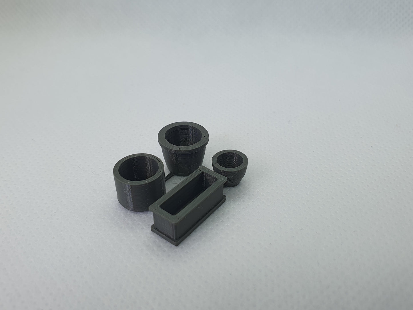 O gauge scale model collection of 4 plant pots - Three Peaks Models