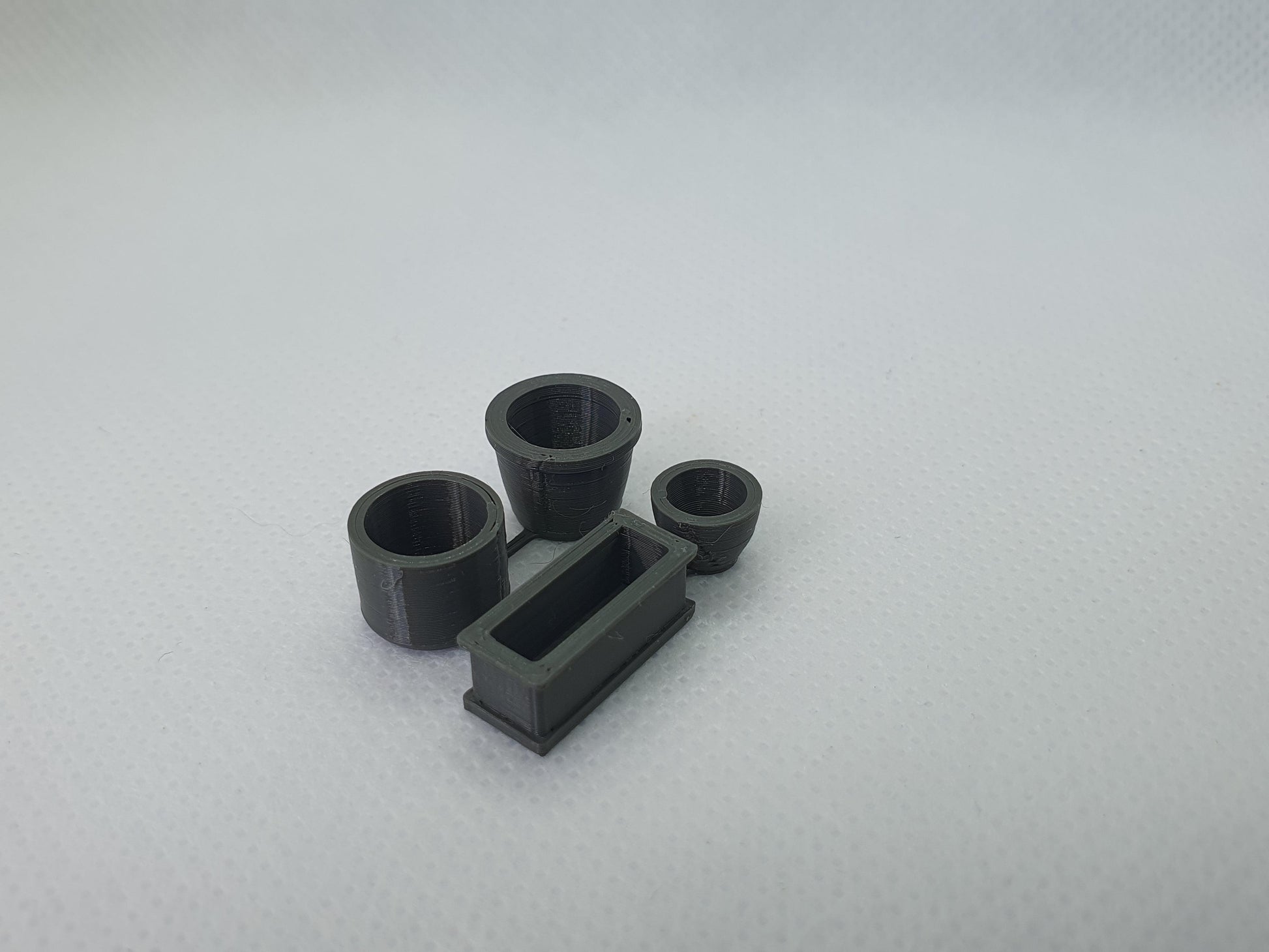 O gauge scale model collection of 4 plant pots - Three Peaks Models