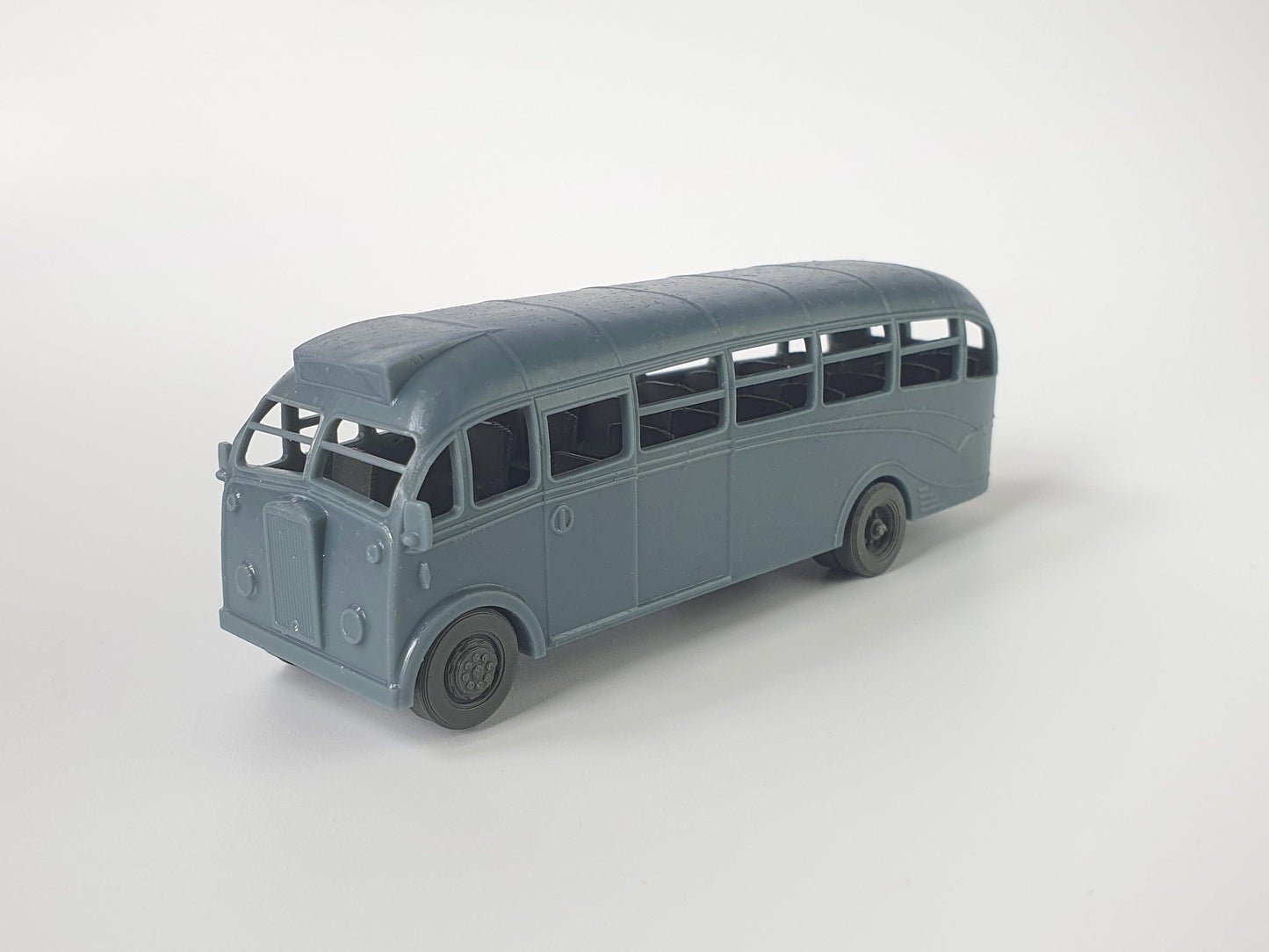 Front view of OO (1:76) scale model Albion Victor bus - Three Peaks Models