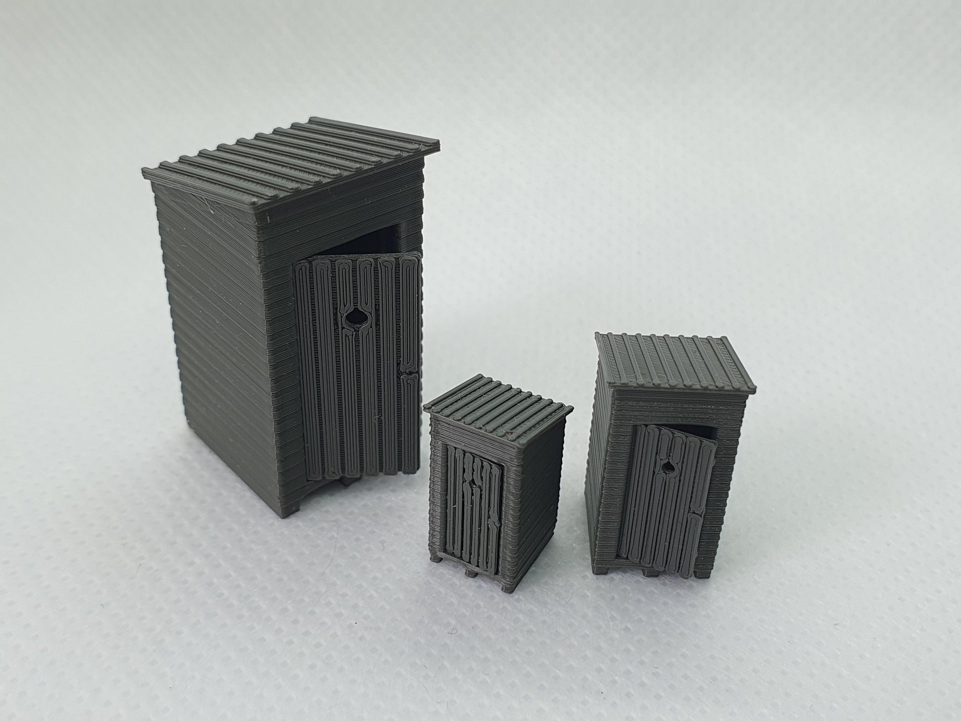 Scale models of an outside privy in OO, TT and N gauge - Three Peaks Models